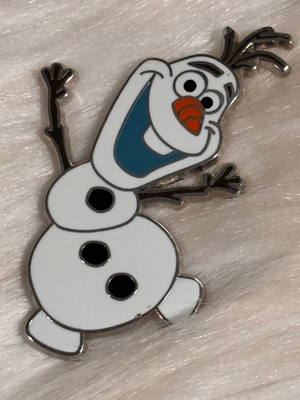 Frozen- Olaf Smiling and Waving Disney Pin